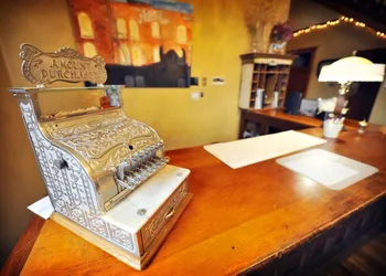 Balch Hotel hotel thumbnail 3