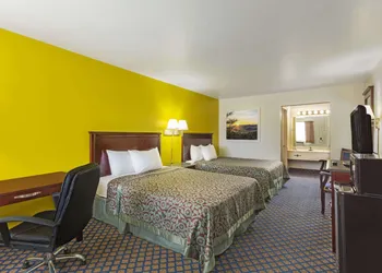 Days Inn by Wyndham Delta hotel thumbnail 4