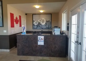 Super 8 by Wyndham Smoky Lake hotel thumbnail 2