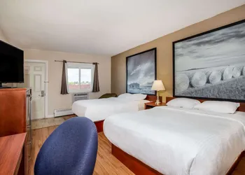 Super 8 by Wyndham Smoky Lake hotel thumbnail 4