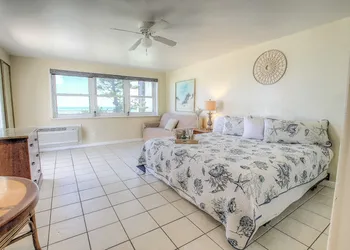 Daytona Shores Inn & Suites hotel thumbnail 5