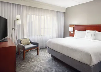 Courtyard by Marriott Charlotte Southpark hotel thumbnail 8