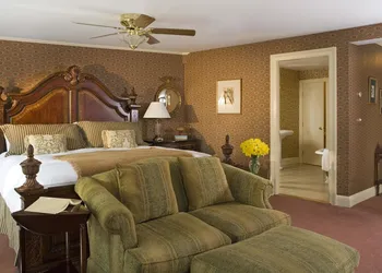 The Manor On Golden Pond hotel thumbnail 4