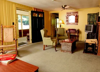 The Manor On Golden Pond hotel thumbnail 7