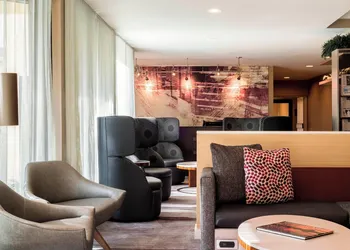Courtyard by Marriott Chicago O'Hare hotel thumbnail 2