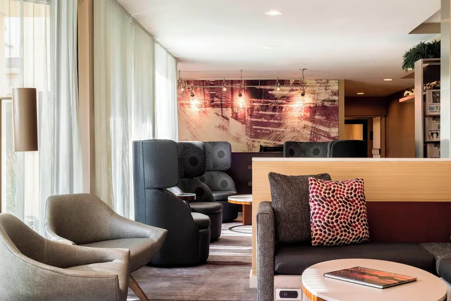 Courtyard by Marriott Chicago O'Hare hotel detail image 2