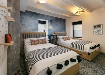 The Wayfarer Downtown LA, Tapestry Collection by Hilton hotel thumbnail 6