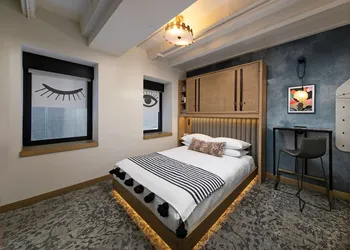 The Wayfarer Downtown LA, Tapestry Collection by Hilton hotel thumbnail 7