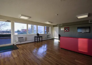HomeTowne Studios by Red Roof Denver - Lakewood West hotel thumbnail 2