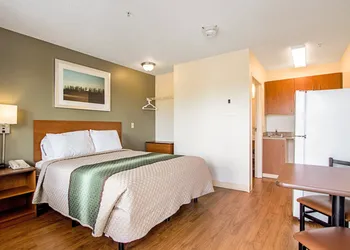 HomeTowne Studios by Red Roof Denver - Lakewood West hotel thumbnail 7