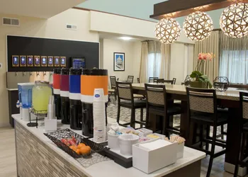Hampton Inn & Suites Denver-Speer Boulevard hotel thumbnail 6