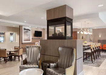 Hampton Inn & Suites Denver - Cherry Creek hotel thumbnail 4