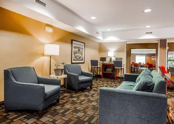 Comfort Suites Independence - Kansas City hotel thumbnail 4