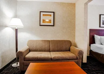 Comfort Suites Independence - Kansas City hotel thumbnail 5