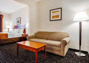 Comfort Suites Independence - Kansas City hotel thumbnail 6