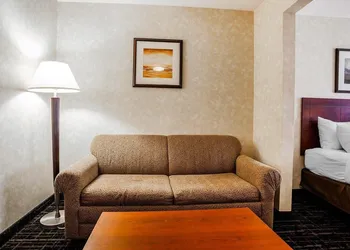 Comfort Suites Independence - Kansas City hotel thumbnail 5