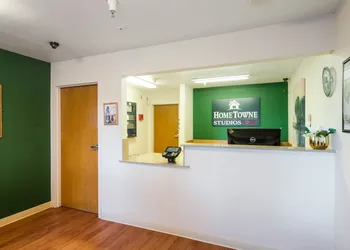 HomeTowne Studios by Red Roof Denver - Thornton hotel thumbnail 3