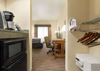 Wingate by Wyndham Greenwood Village/Denver Tech hotel thumbnail 6