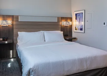 Holiday Inn Express & Suites Englewood Denver South by IHG hotel thumbnail 7