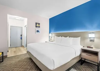 Comfort Suites Denver North - Westminster hotel thumbnail 8