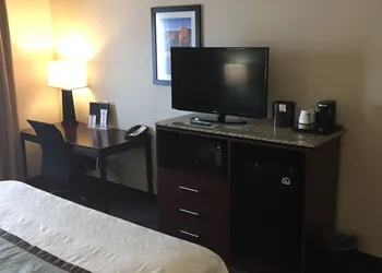 Best Western Plus Gateway Inn & Suites hotel thumbnail 6