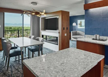 DoubleTree by Hilton Hotel Denver hotel thumbnail 6