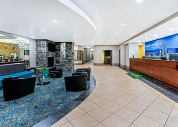 La Quinta Inn & Suites by Wyndham Denver Gateway Park hotel thumbnail 3