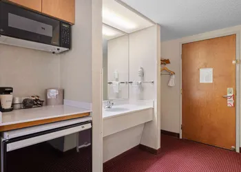 AmericInn by Wyndham Denver Airport hotel thumbnail 6