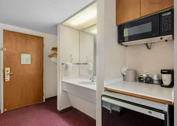 AmericInn by Wyndham Denver Airport hotel thumbnail 7