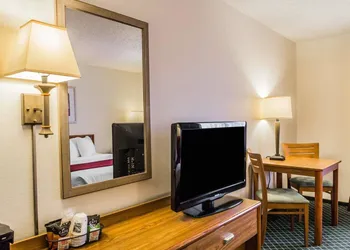 Quality Inn & Suites Golden - Denver West hotel thumbnail 7