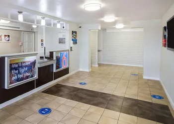 Studio 6 Baytown, TX - Garth Road hotel thumbnail 5