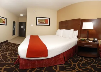 Holiday Inn Express & Suites Houston South near Pearland by IHG hotel thumbnail 5