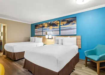 Days Inn by Wyndham Houston East hotel thumbnail 8