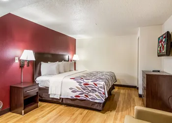 Red Roof Inn Houston East – I-10 hotel thumbnail 3