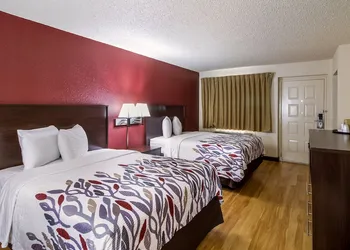Red Roof Inn Houston East – I-10 hotel thumbnail 4