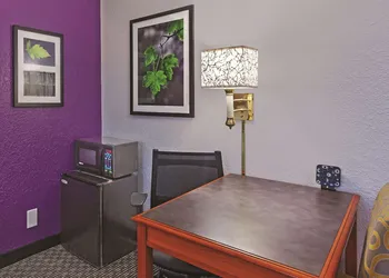 Travelodge by Wyndham Houston Cy-Fair hotel thumbnail 5