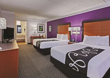 Travelodge by Wyndham Houston Cy-Fair hotel thumbnail 7
