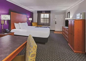 Travelodge by Wyndham Houston Cy-Fair hotel thumbnail 8
