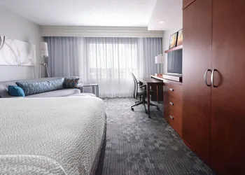 Courtyard by Marriott Houston Pearland hotel thumbnail 6