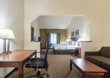 Quality Inn & Suites West Chase hotel thumbnail 3