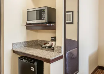 SureStay by Best Western Marion hotel thumbnail 7