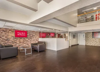 Red Roof Inn Houston - Brookhollow hotel thumbnail 2