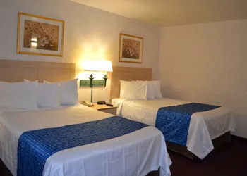 Travelodge by Wyndham Niagara Falls hotel thumbnail 6