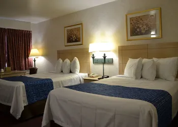 Travelodge by Wyndham Niagara Falls hotel thumbnail 7