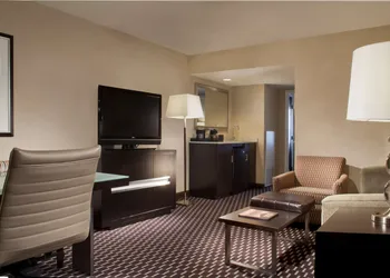 Embassy Suites by Hilton Houston Near the Galleria hotel thumbnail 8