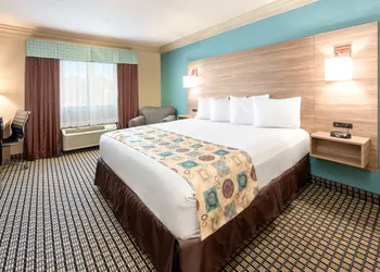 Red Lion Inn & Suites Houston IAH Airport hotel thumbnail 4