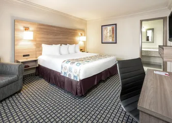 Red Lion Inn & Suites Houston IAH Airport hotel thumbnail 5