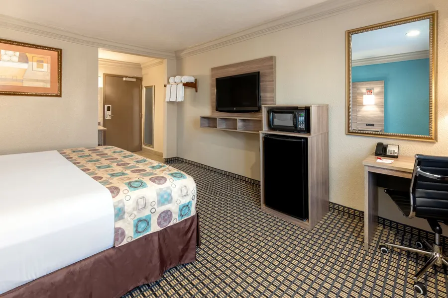 Red Lion Inn & Suites Houston IAH Airport hotel detail image 6