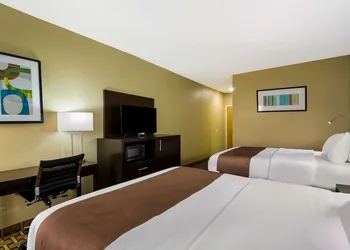 Quality Inn Houston East I-10 hotel thumbnail 7
