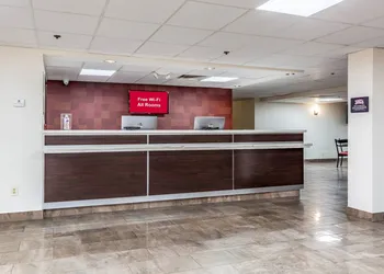 Red Roof Inn PLUS+ & Suites Houston - IAH Airport SW hotel thumbnail 4